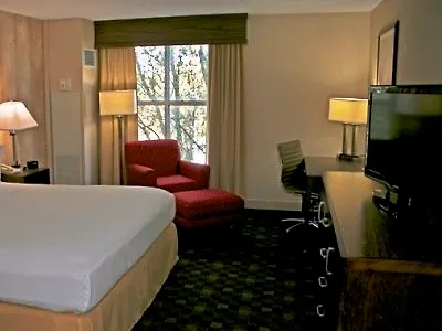 Doubletree By Hilton Norfolk Airport Hotel