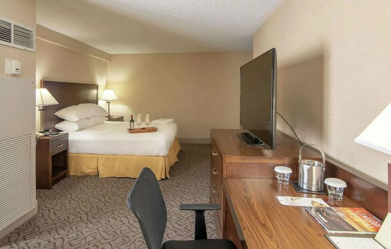 Doubletree By Hilton Norfolk Airport Hotel