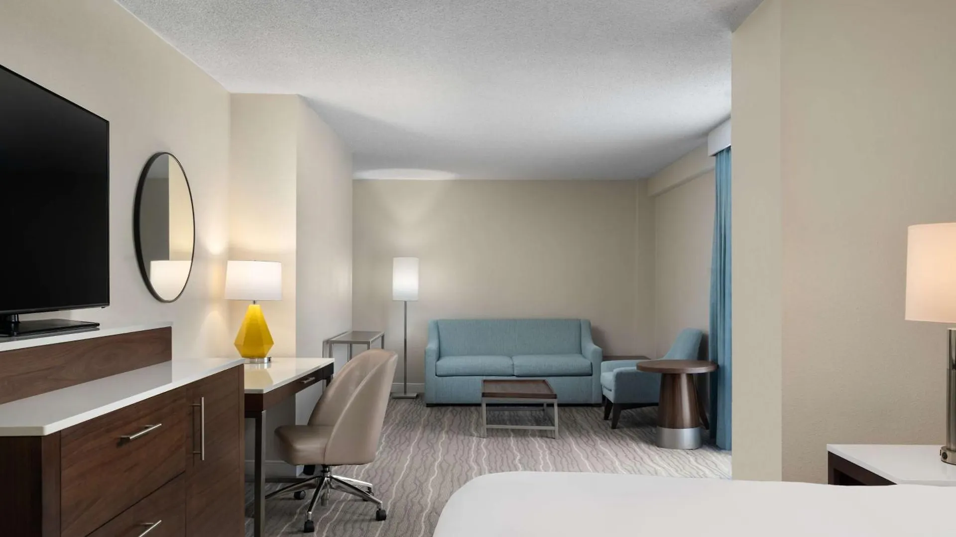Doubletree By Hilton Norfolk Airport Hotel 4*,
