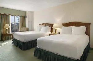 Doubletree By Hilton Norfolk Airport Hotel