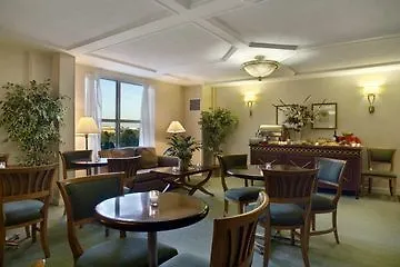 Doubletree By Hilton Norfolk Airport Hotel