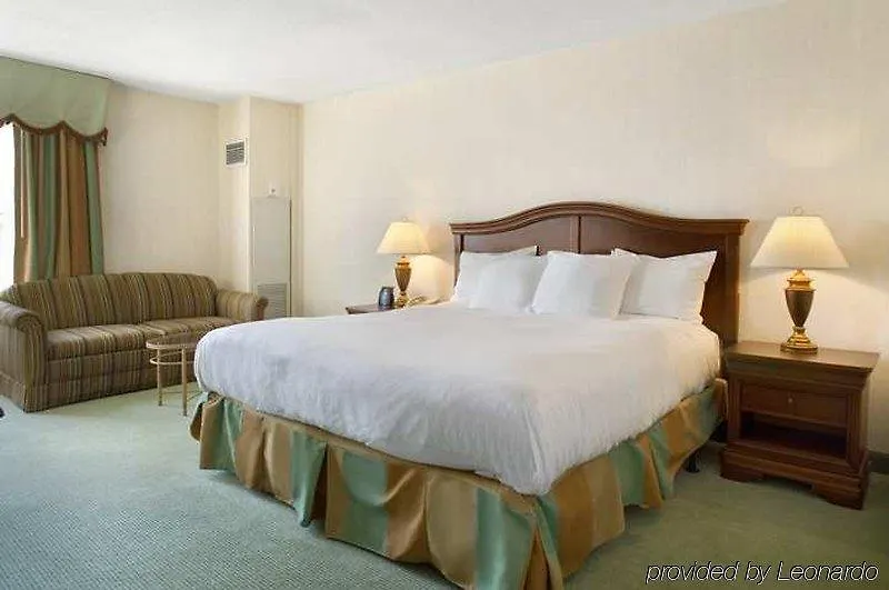 Doubletree By Hilton Norfolk Airport Hotel