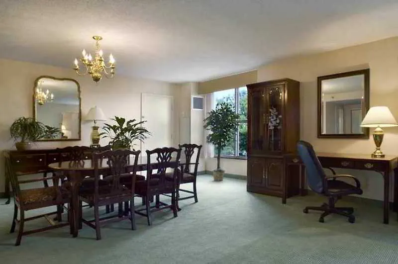 Doubletree By Hilton Norfolk Airport Hotel 4*,